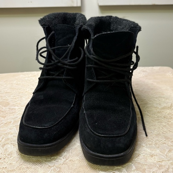 Vintage Hush Puppies Waterproof Black Suede Lace Up Ankle Boots Winter Women’s 7 - Picture 3 of 9